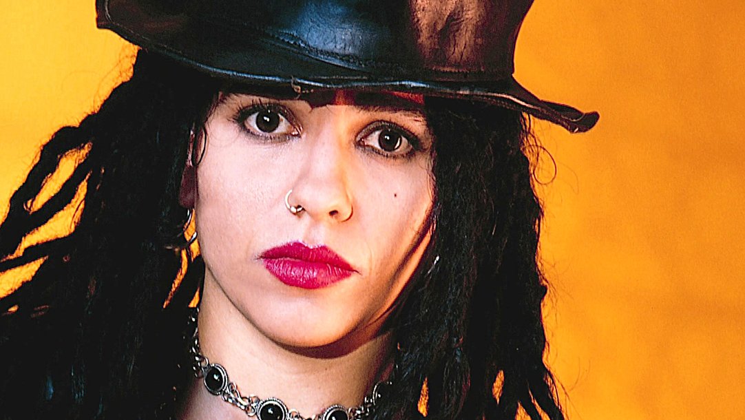 linda-perry-1