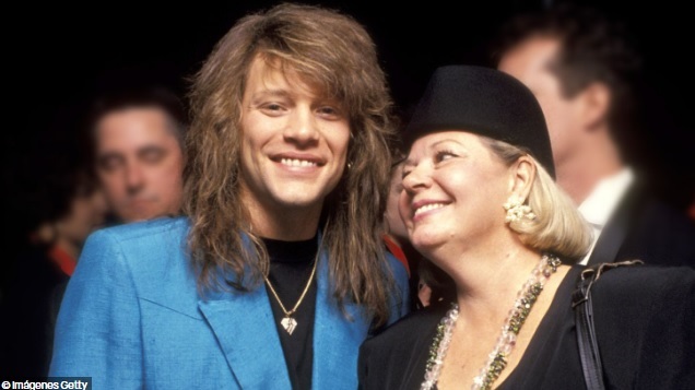 Jon Bon Jovi lamenta la muerte de su madre, Carol Bongiovi, a los 83 años