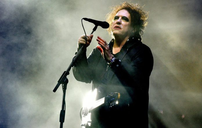 Escucha un fragmento del sencillo de regreso de The Cure 'Alone'