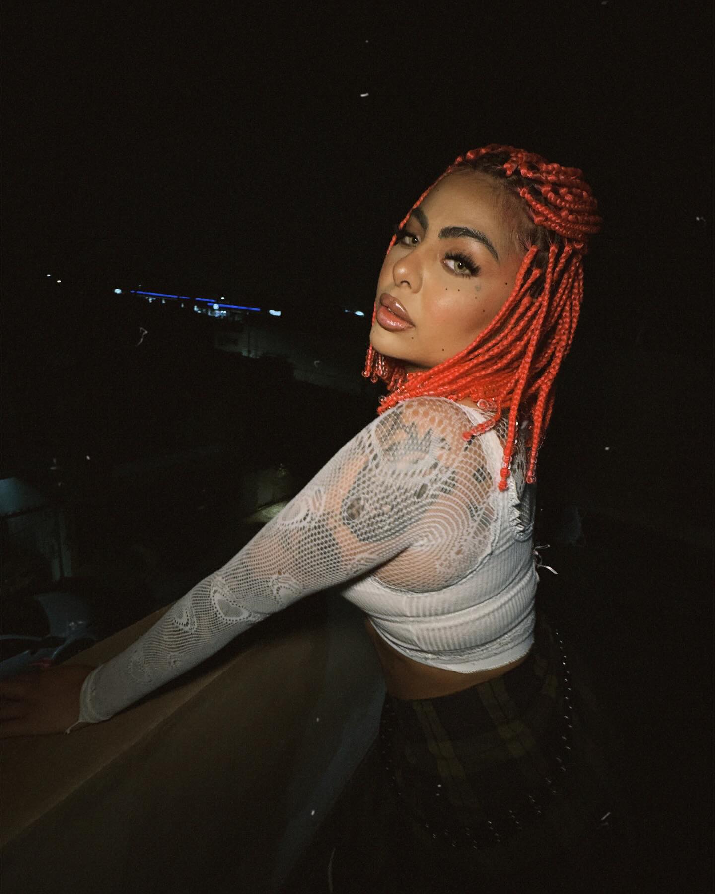 YB
