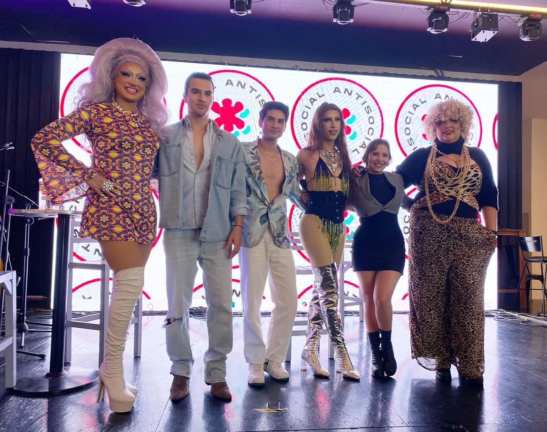 Conferencia de prensa sobre la celebración del primer aniversario de @dragafestmx un evento que celebra a la comunidad Drag con espectáculos únicos y excepcionales.