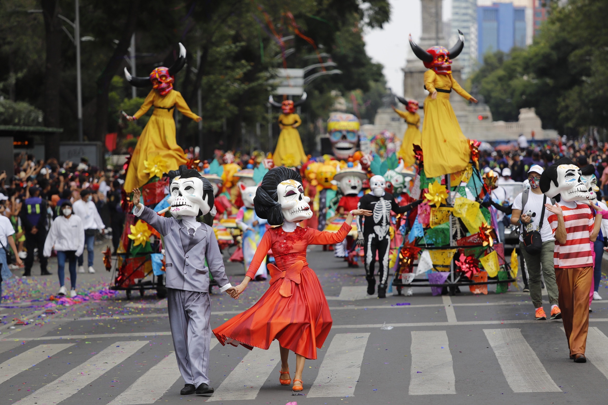Desfile de día de muertos se lleva a cabo en Ciudad de México