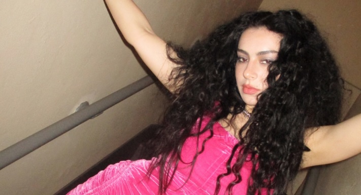 Charli XCX anuncia el “BRAT Arena Tour” de 2025