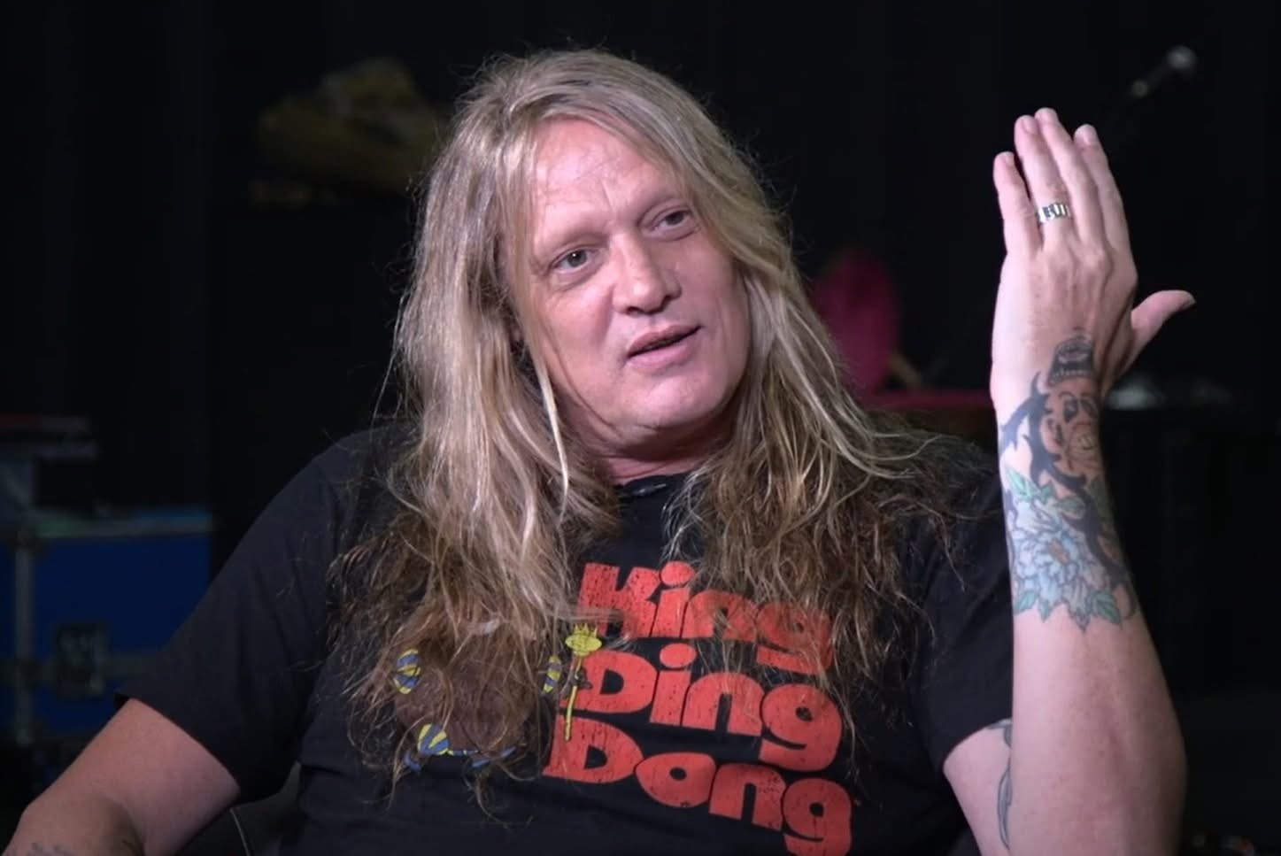 SEBASTIAN BACH NO PUEDE PERMITIRSE igualar la donación de METALLICA