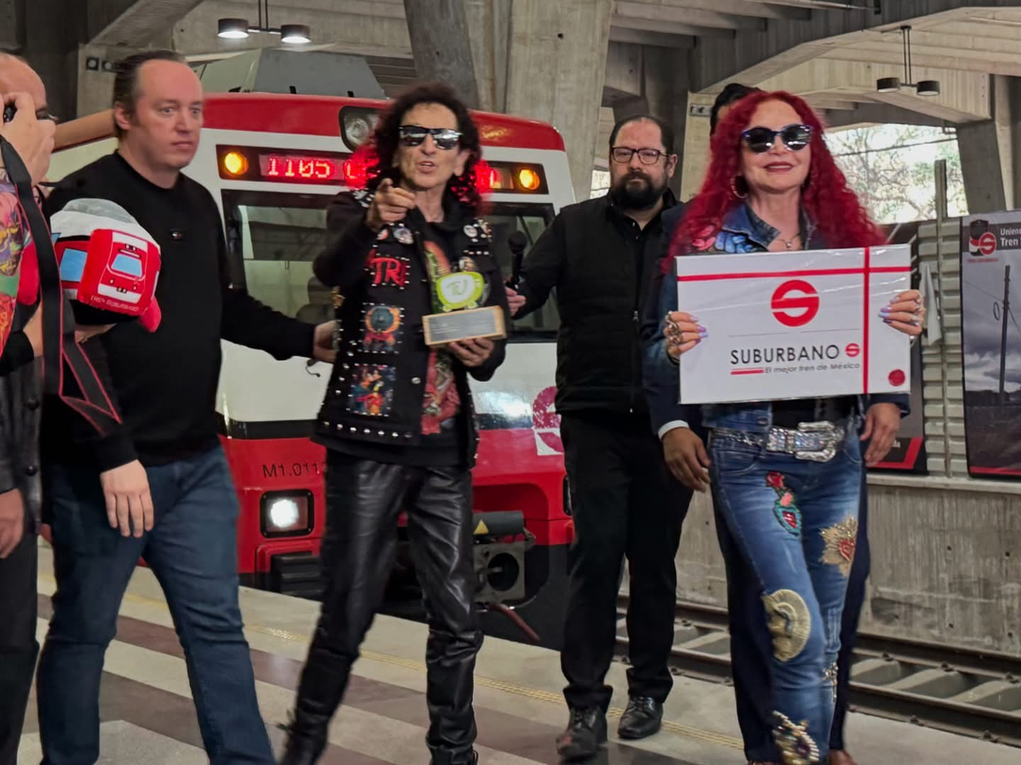 El Tri concierto en el tren Suburbano