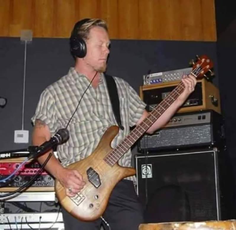 JAMES HETFIELD fue el bajista original de METALLICA, según LLOYD GRANT.