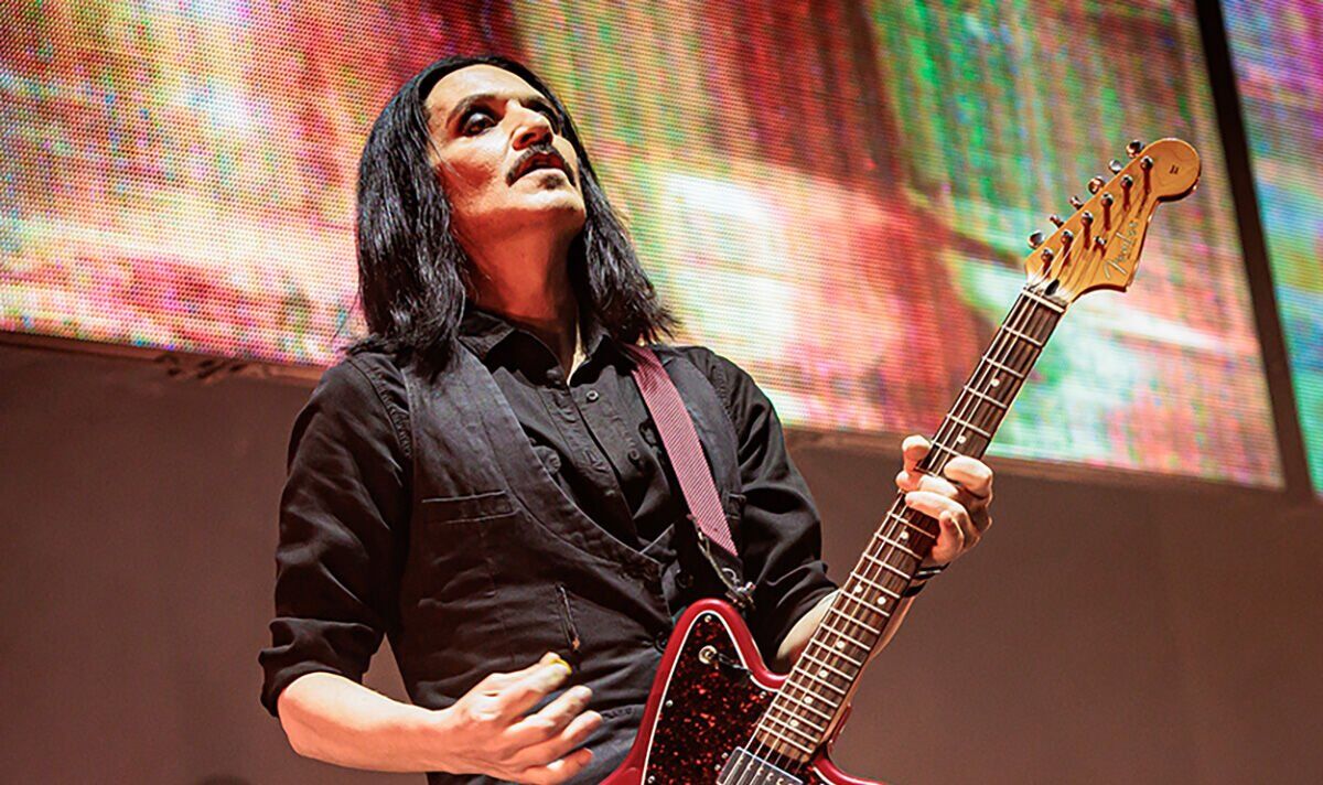 Brian Molko es imputado por llamar "fascista" a primera ministra de Italia