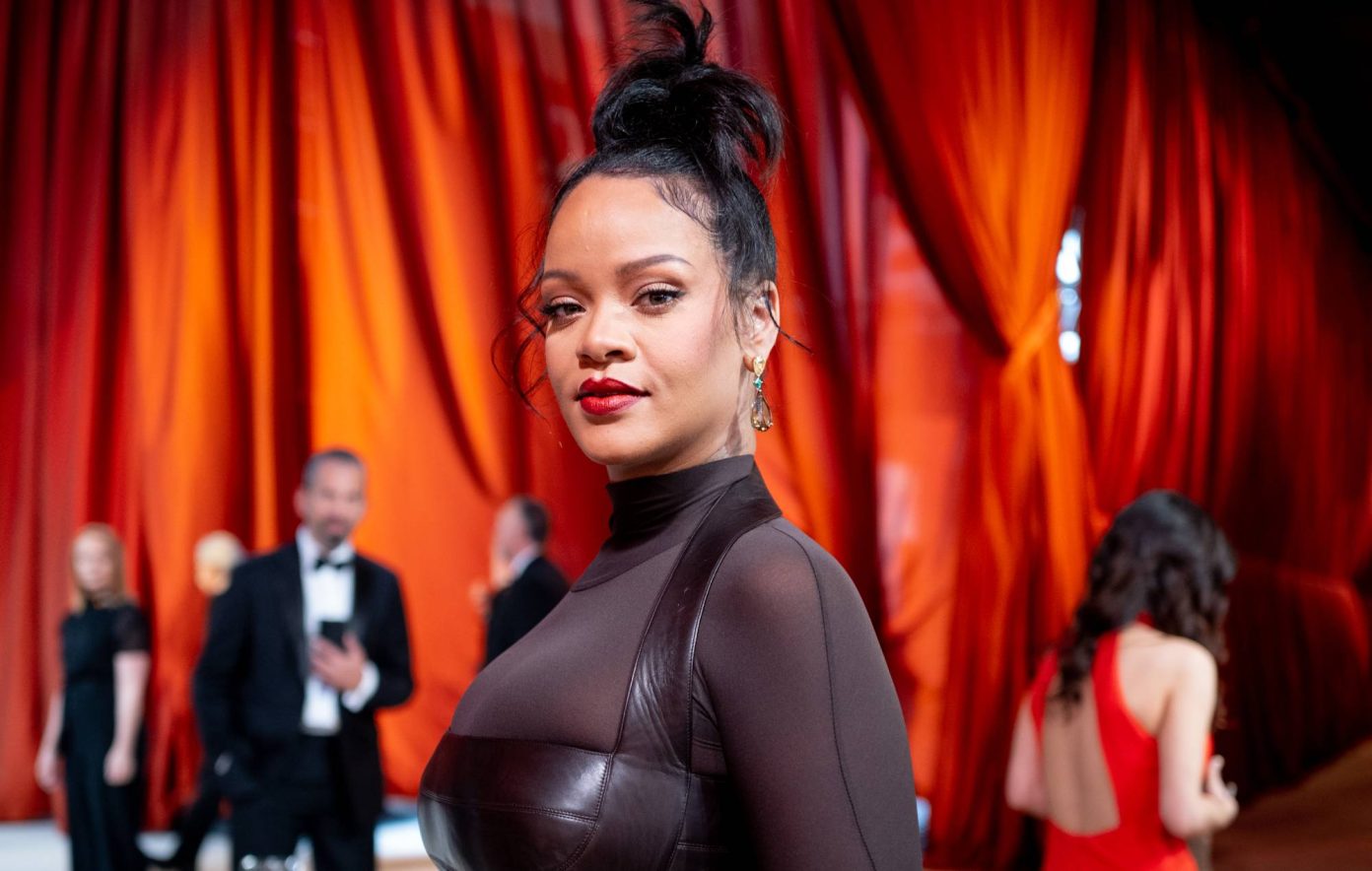 Rihanna da una actualización sobre su nuevo álbum