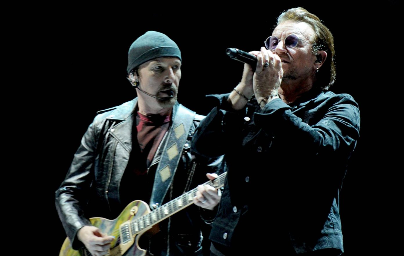U2 comparte un mensaje y una pieza para piano en apoyo a Ucrania