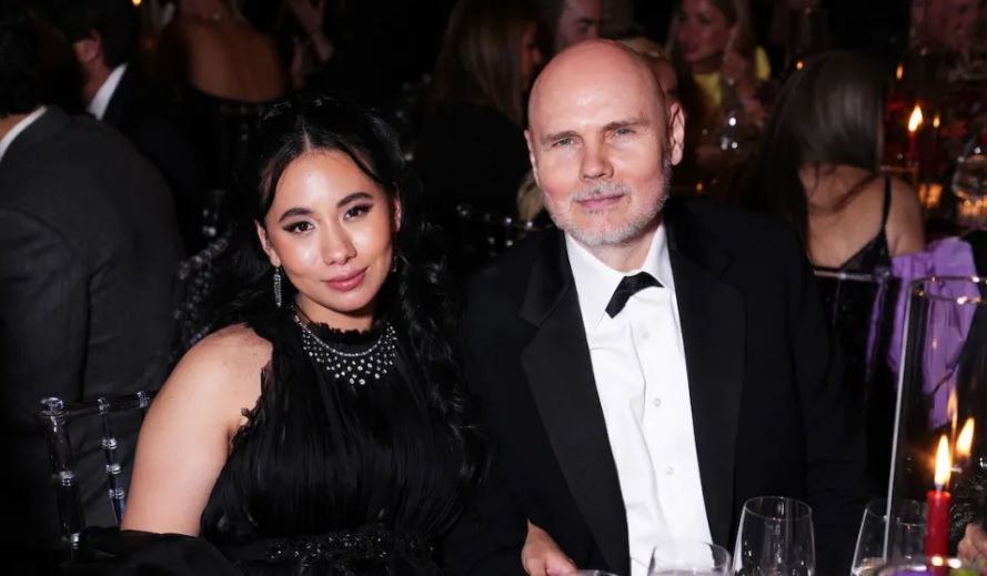 Billy Corgan y su esposa Chloé dan la bienvenida a su hija Juno