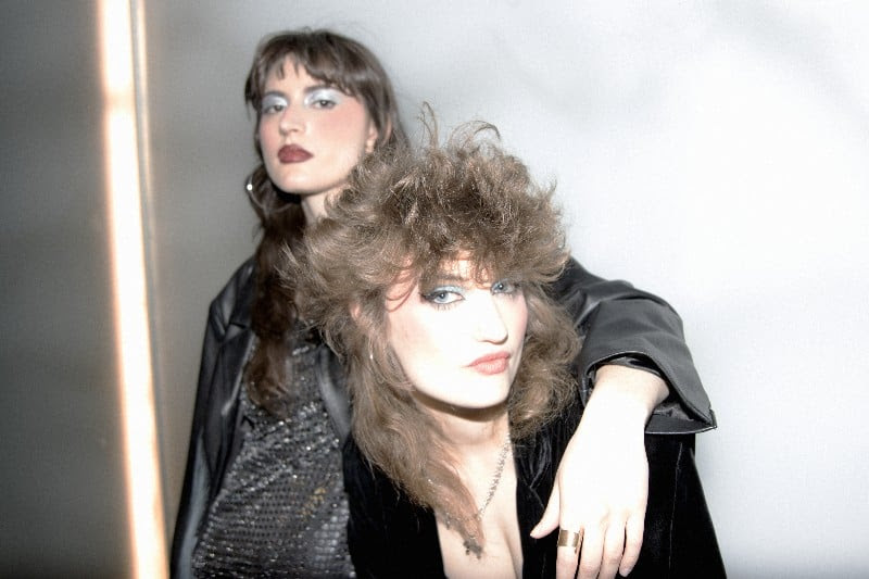 NO LES TOQUES NI UN PELO