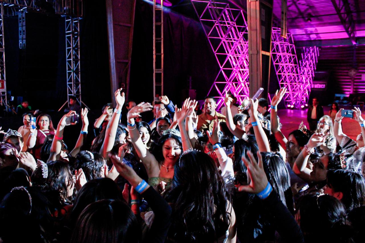 VARIEDAD MIS XV AÑOS FUNDACIÓN OCESA (6)