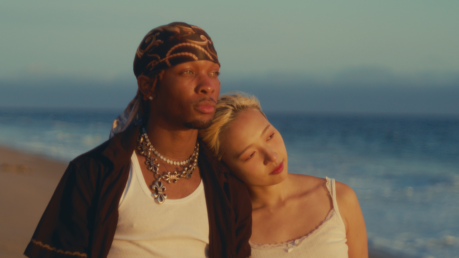 D4VD “L.O.V.E.U” FT. HANNAH BAHNG photo