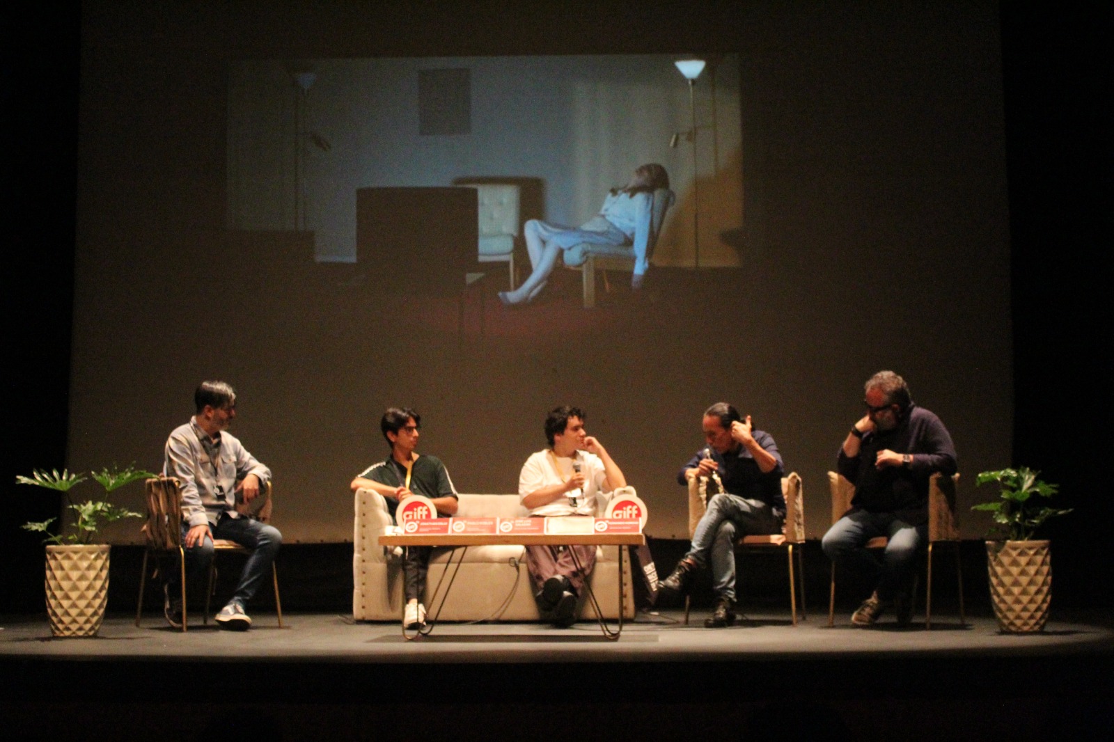 panel de IA Vs Cine Giff (6)