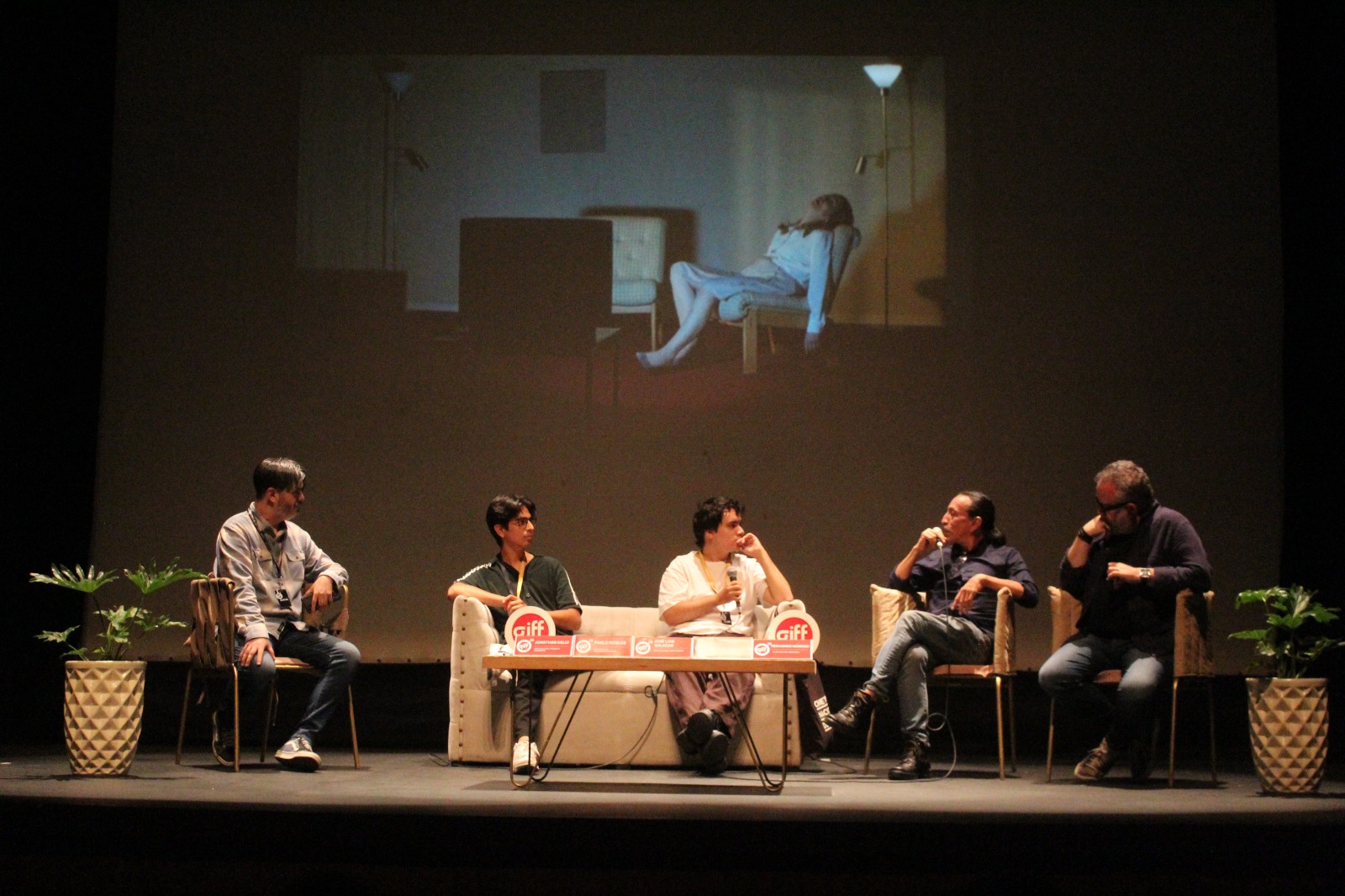 panel de IA Vs Cine Giff (7)