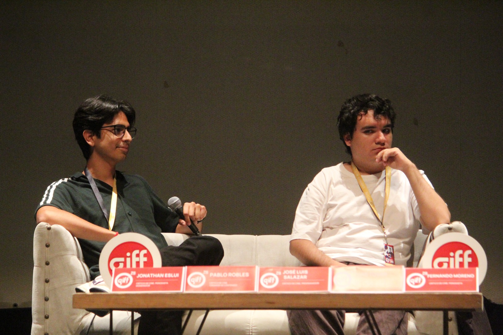 panel de IA Vs Cine Giff (8)