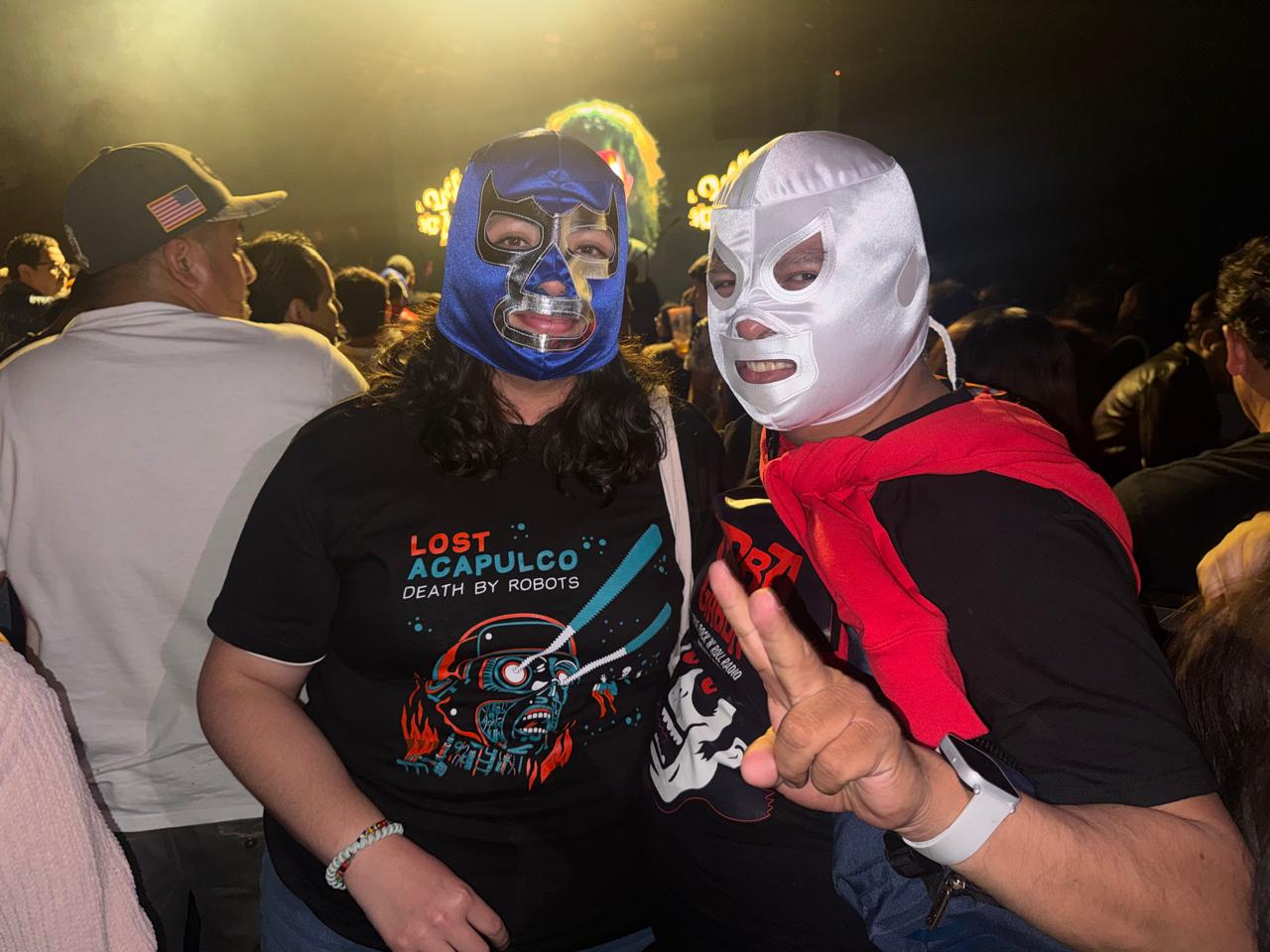 FANS LOST ACAPULCO (1)