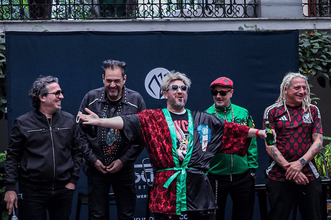 LOS AUTENTICOS DECADENTES