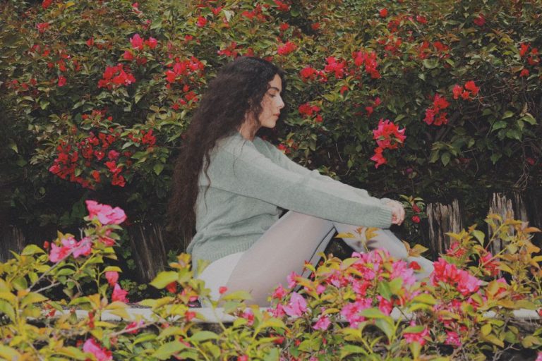 Silvana Estrada estrena su álbum Vendrán Suaves Lluvias