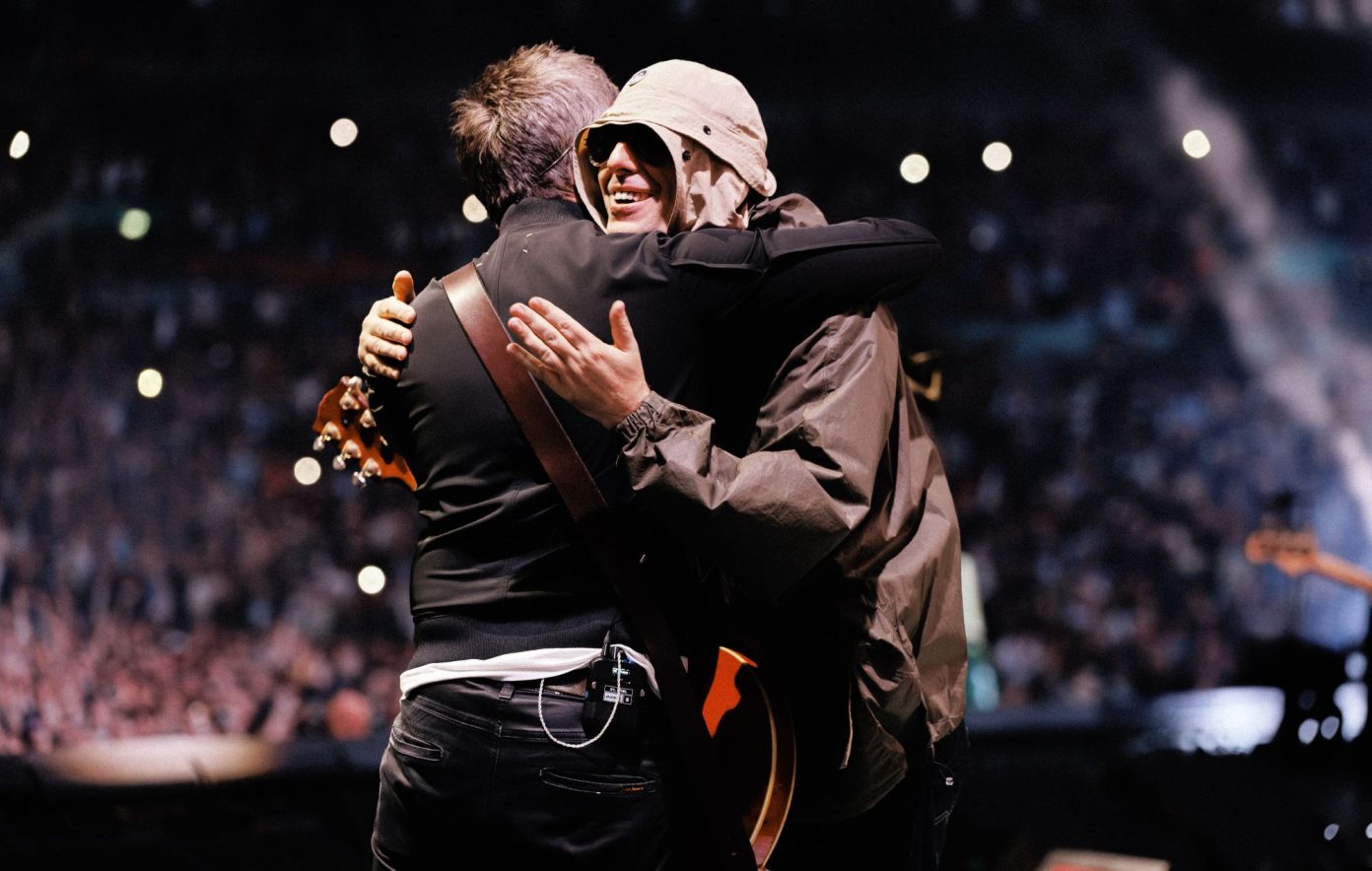 el último abrazo de Noel y Liam Gallagher de la gira de reunión de Oasis