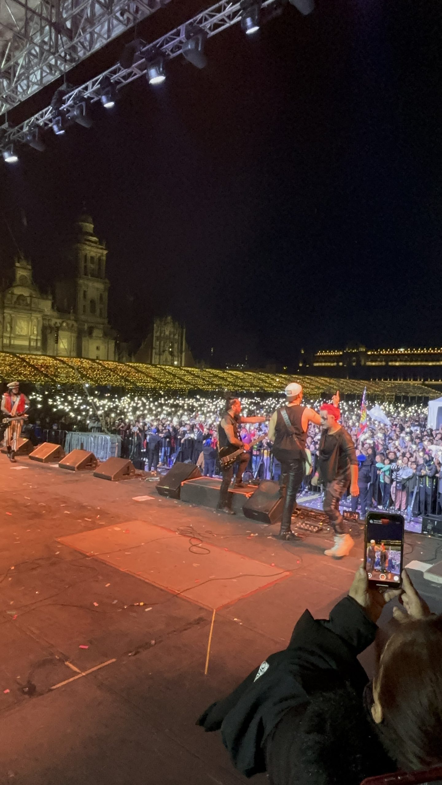 REÚNE 80 MIL ASISTENTES CONCIERTO DE LAS VÍCTIMAS DEL DOCTOR EN EL ZÓCALO