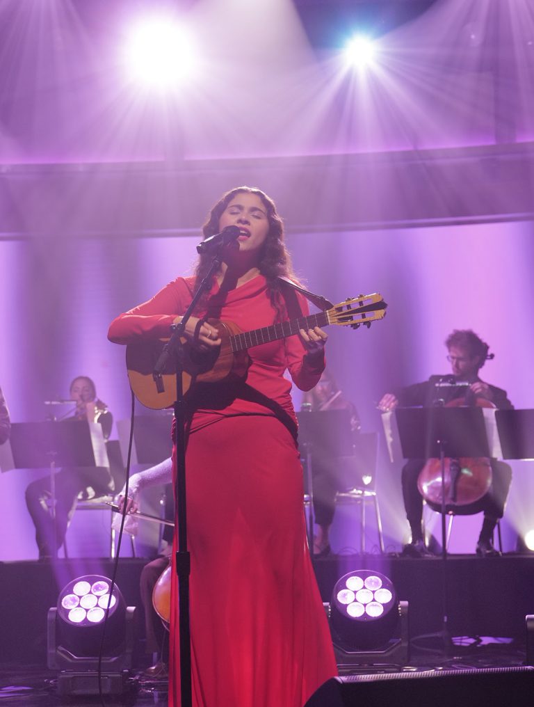 Silvana Estrada se presentó en Jimmy Kimmel Live!