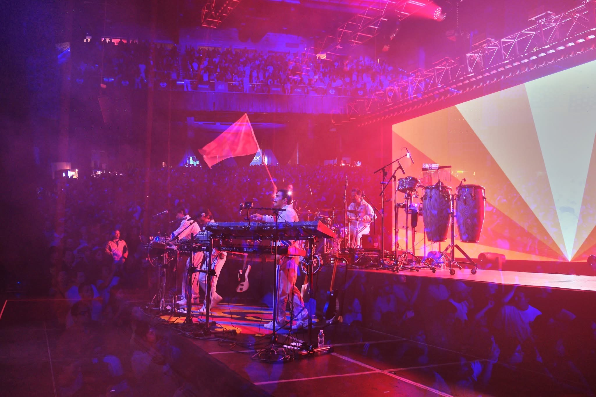 Midnight Generation en Pepsi Center