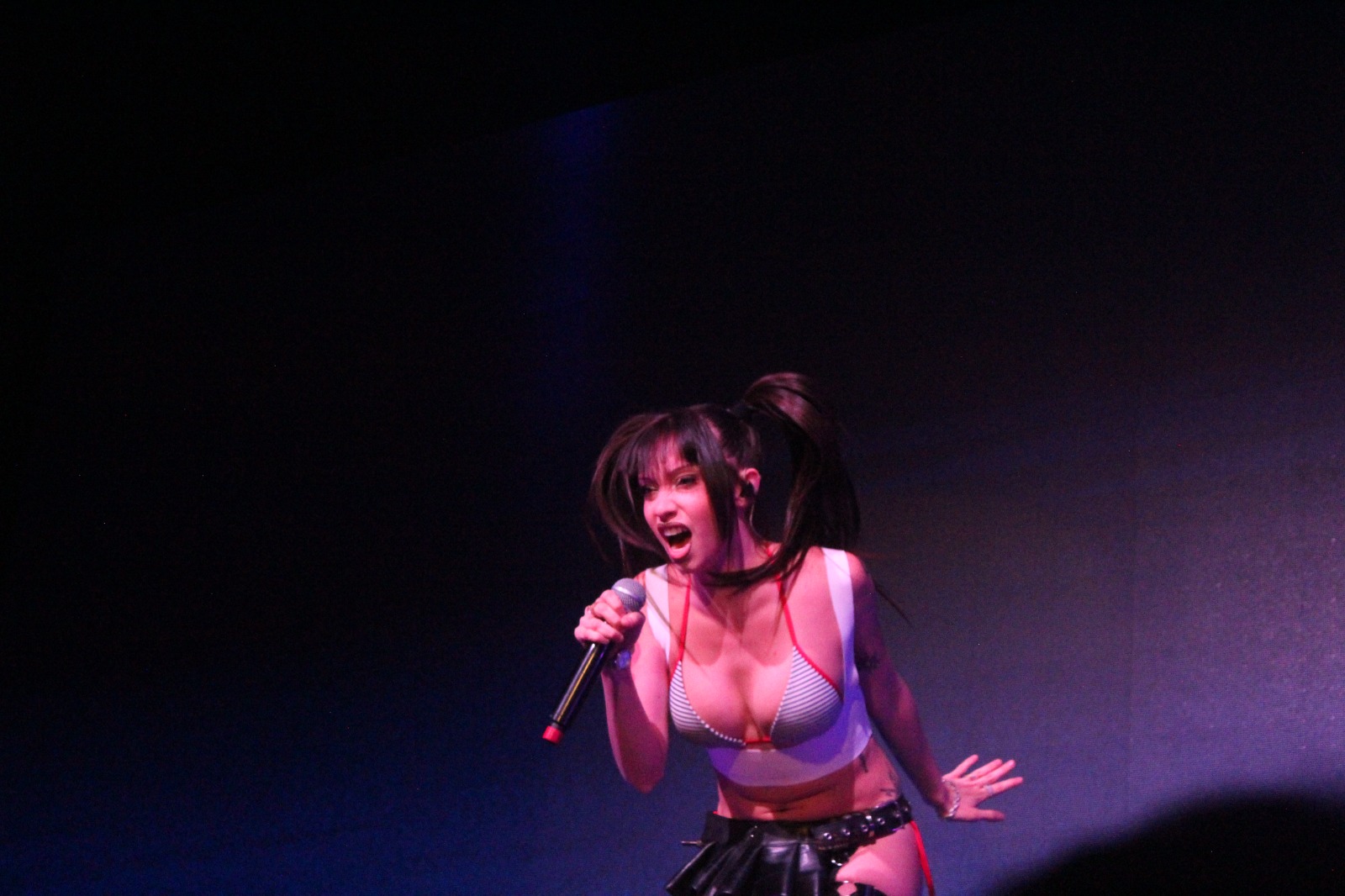 six sex 2 (2)