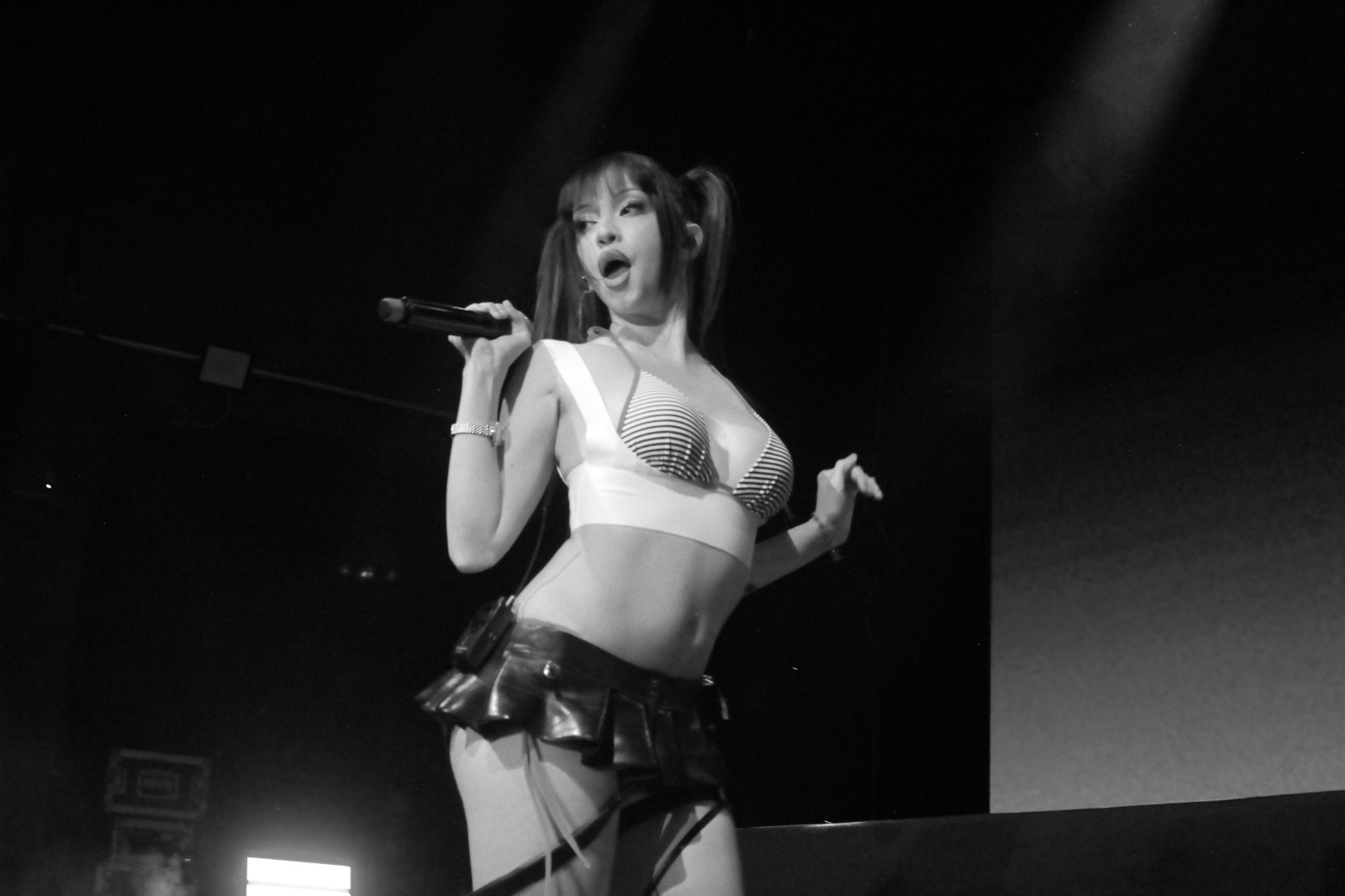 six sex 2 (4)
