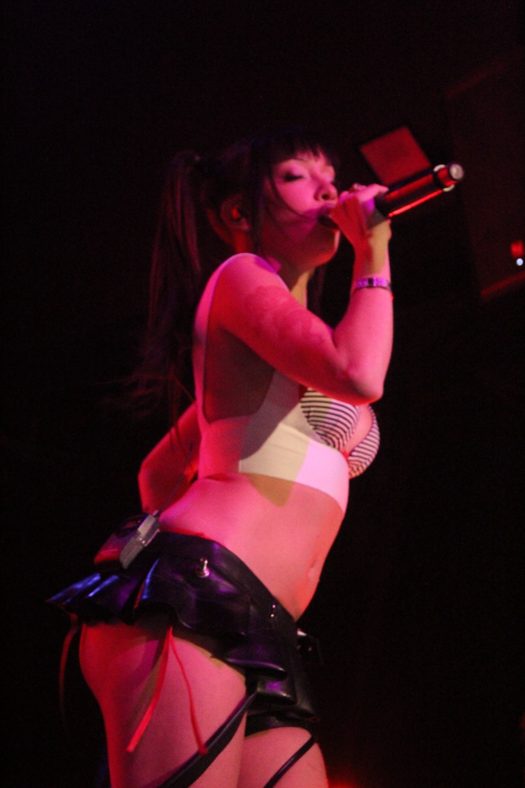 six sex (36)