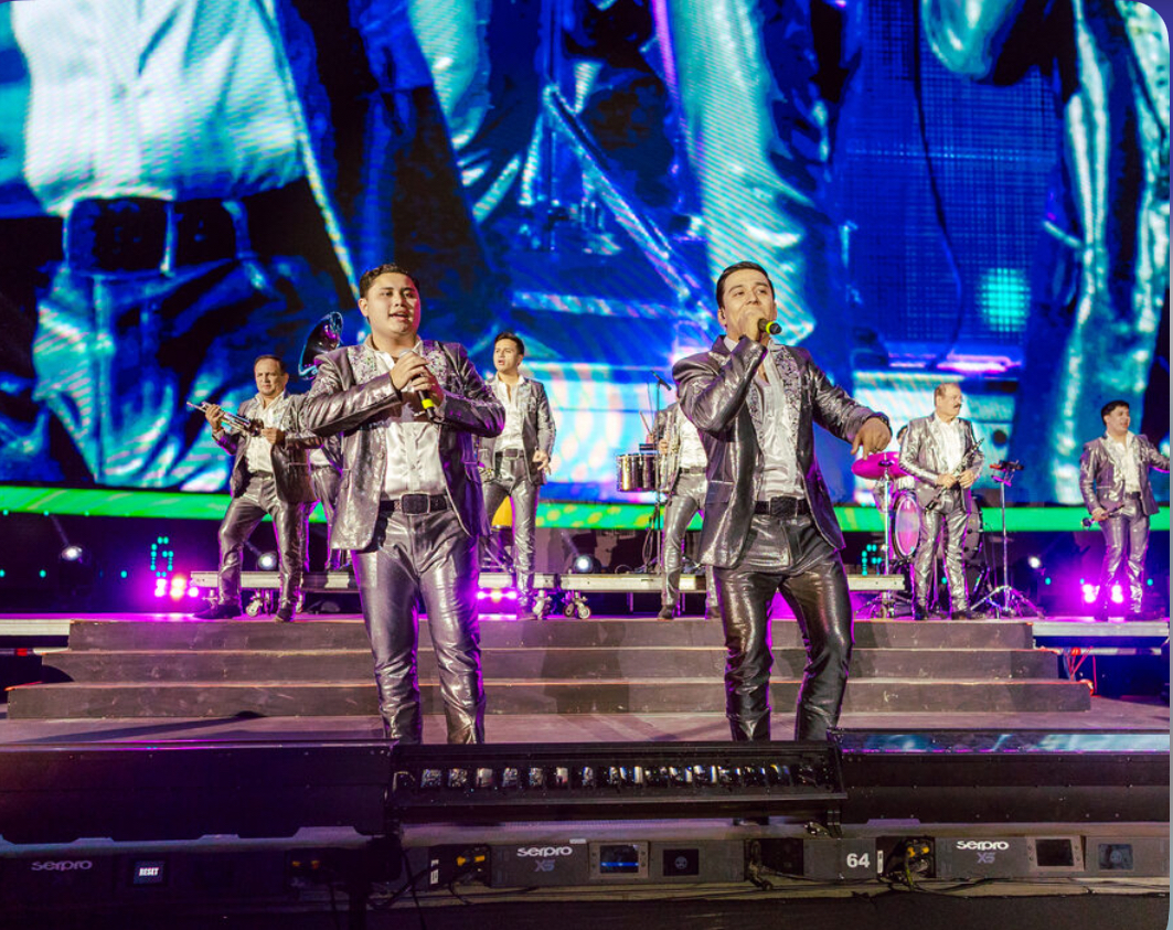 La Arrolladora Banda El Limón