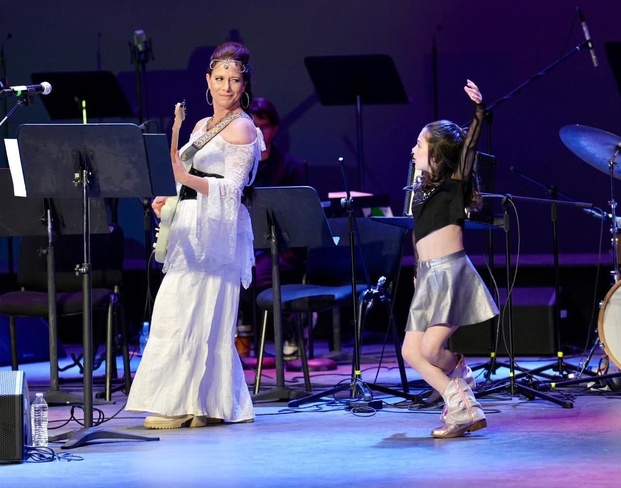 Tere Estrada, sirena de las letras y la musica en donde presentó su nuevo álbum “Nube Volcán”.