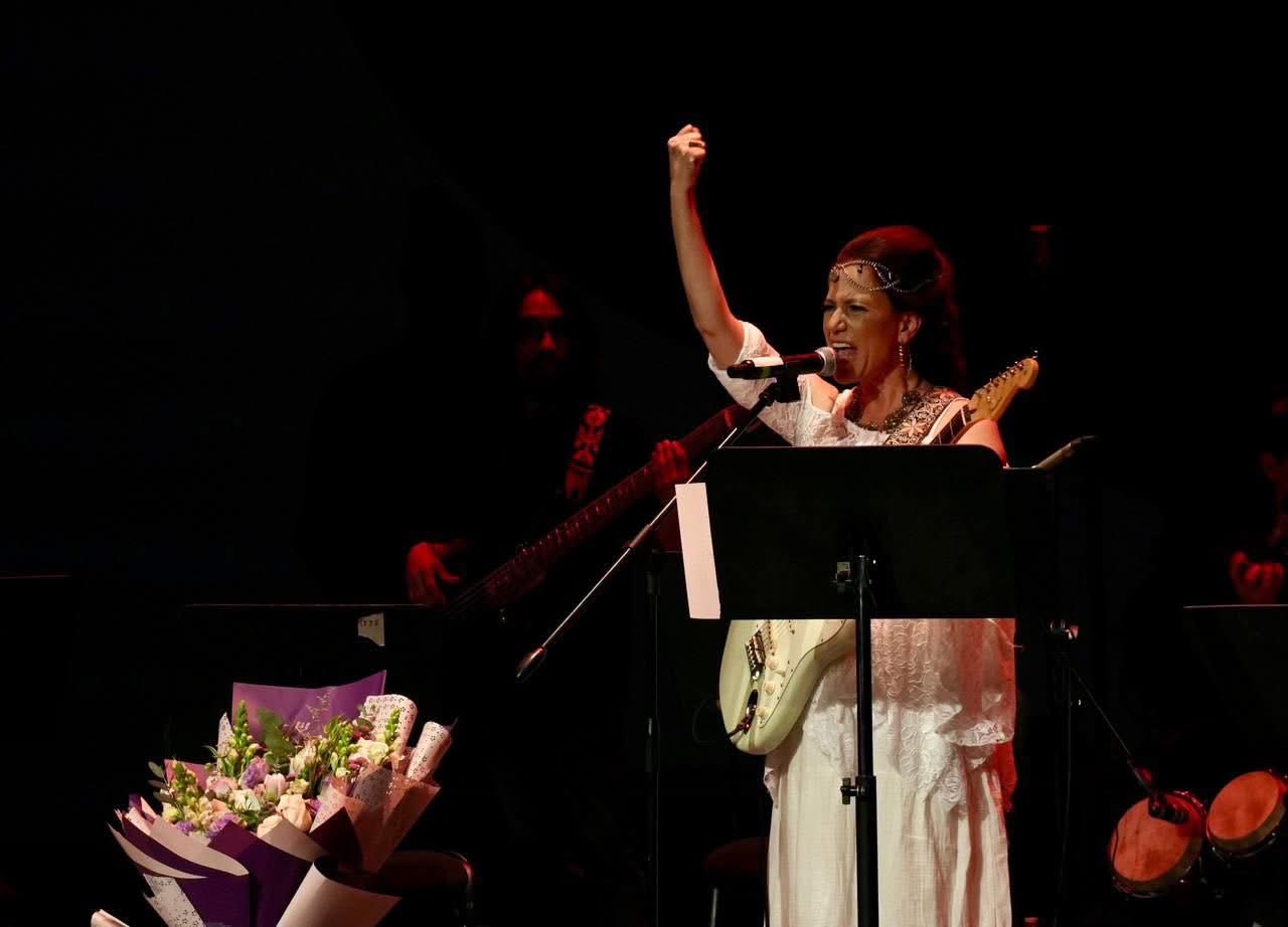 Tere Estrada, sirena de las letras y la musica en donde presentó su nuevo álbum “Nube Volcán”.