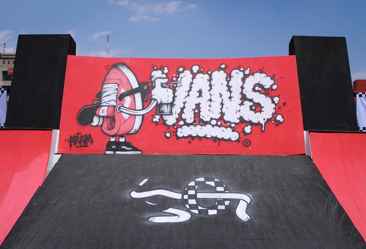 Vans celebra 60 aniversario en Monumento a la Revolución