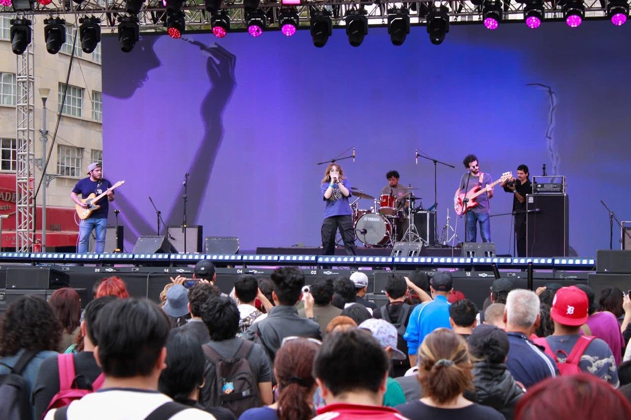 Vans celebra 60 aniversario en Monumento a la Revolución