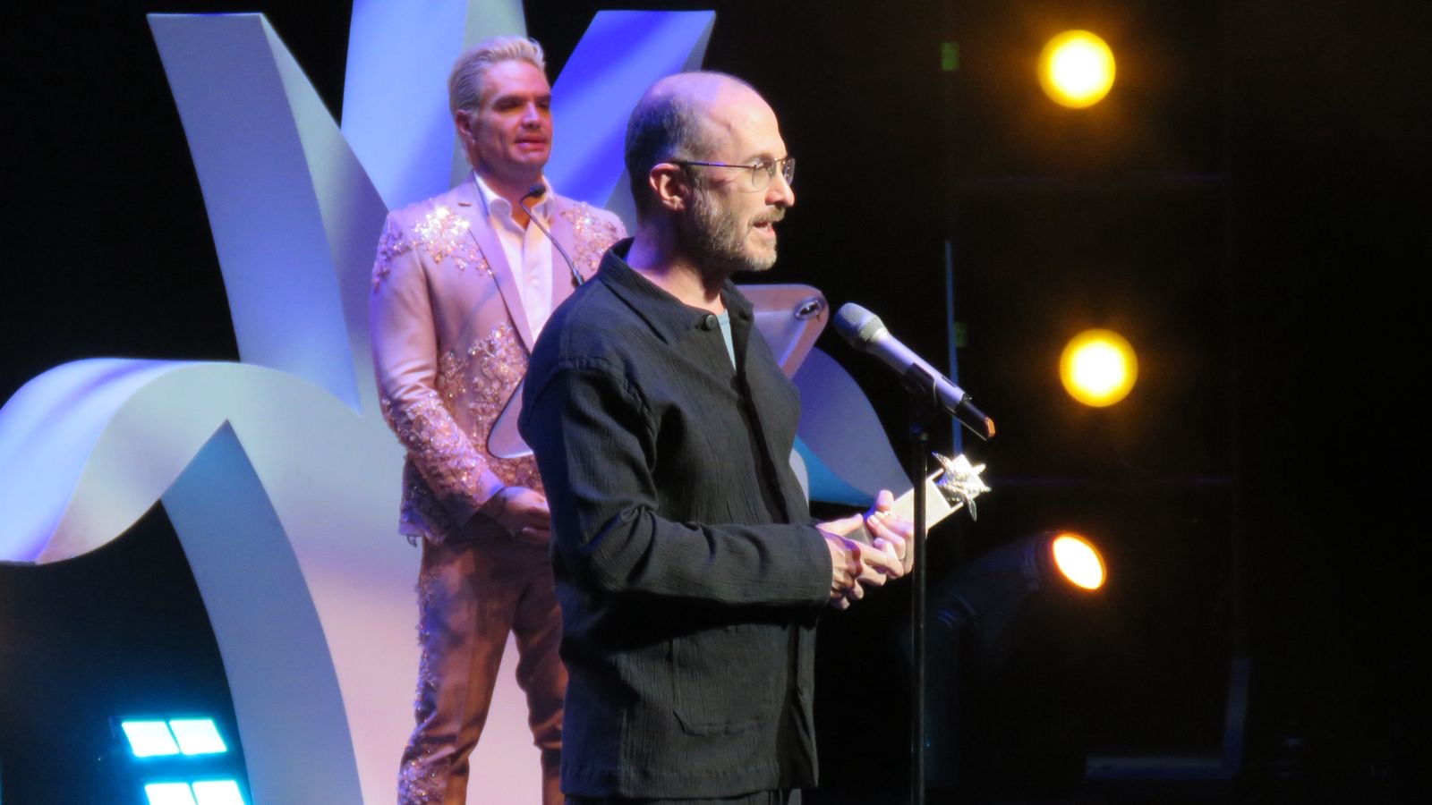 2e14584c-ab25-46e9-a64e-1343a020f5e8