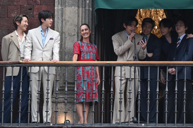 BTS en palacio nacional