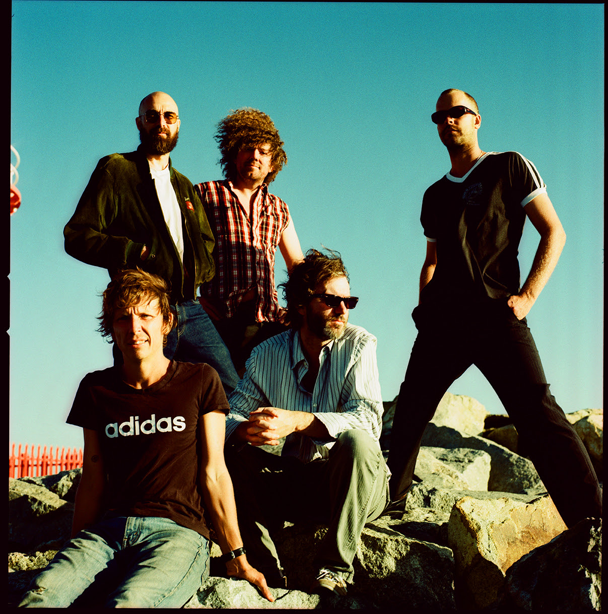 POND estrena tercer sencillo de su siguiente disco Terrestrials